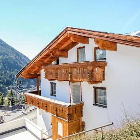 Holiday Home Hölzl Flirsch Kültér fotó