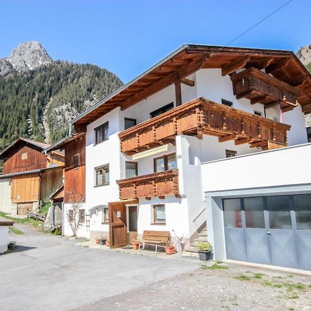 Holiday Home Hölzl Flirsch Kültér fotó
