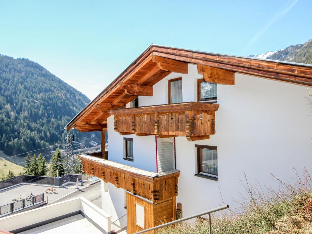 Holiday Home Hölzl Flirsch Kültér fotó