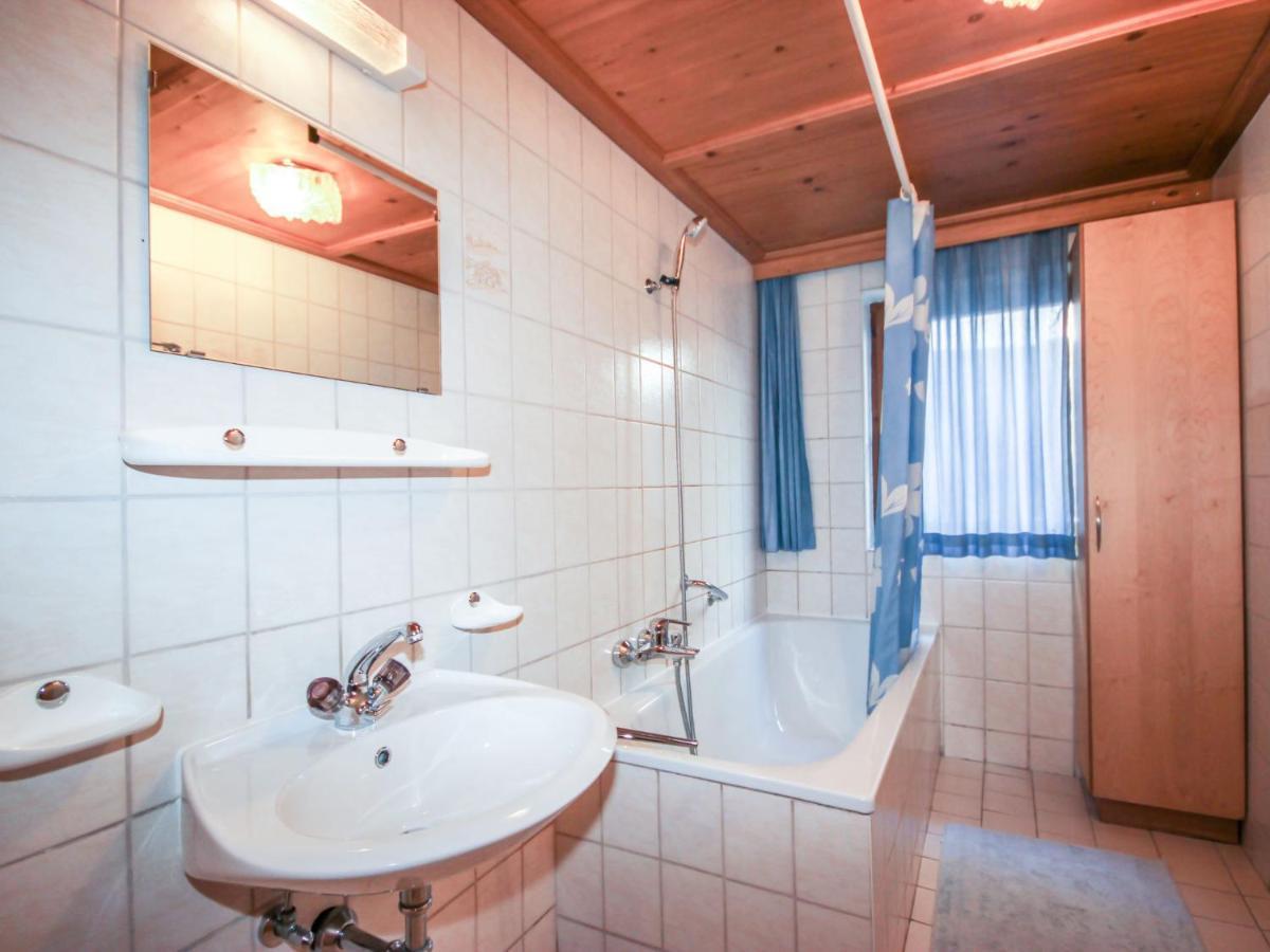 Holiday Home Hölzl Flirsch Kültér fotó