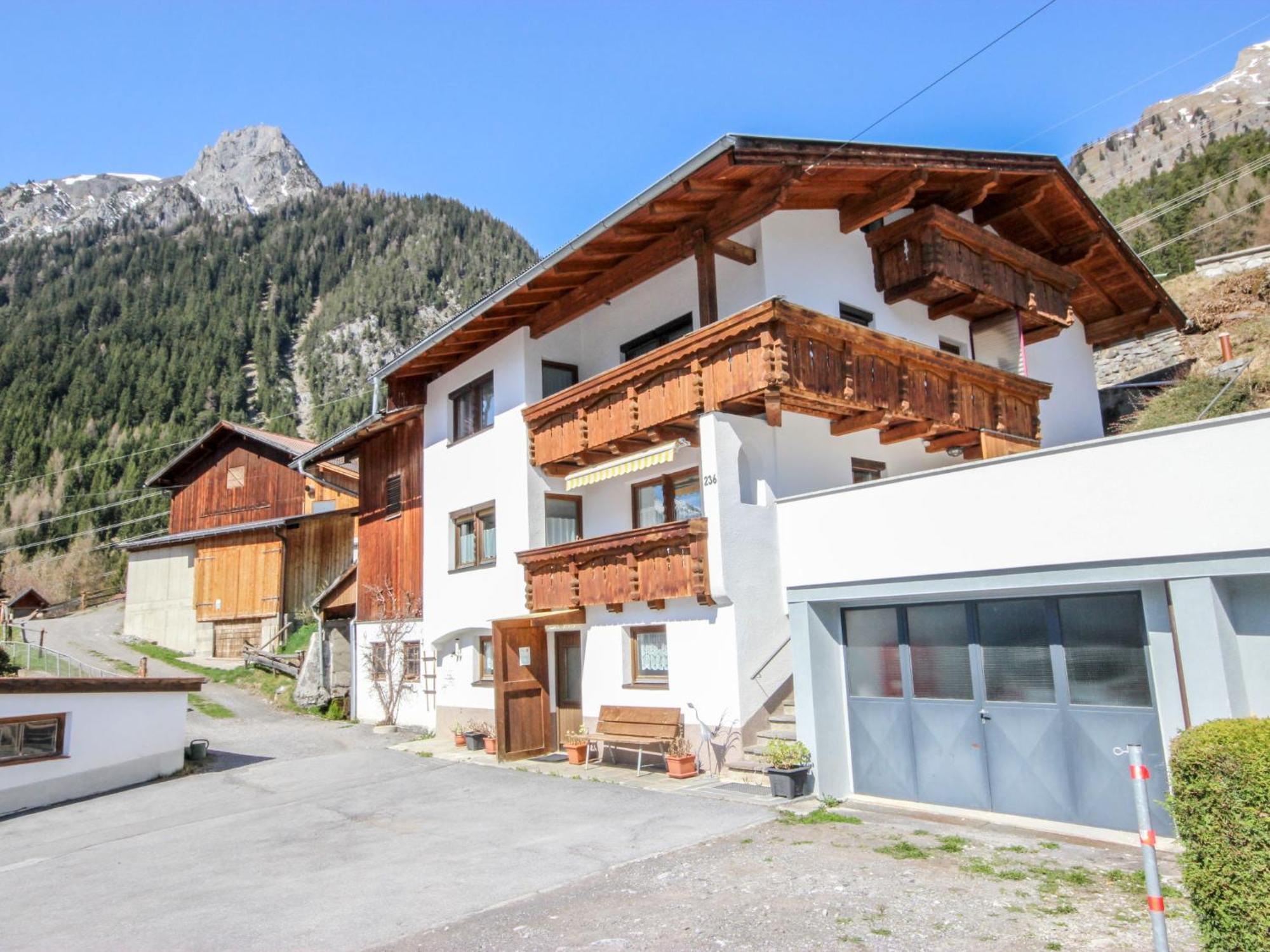 Holiday Home Hölzl Flirsch Kültér fotó