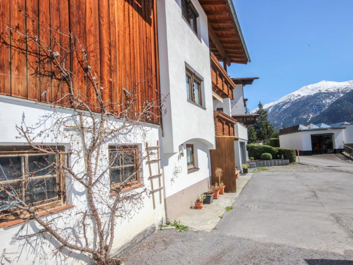 Holiday Home Hölzl Flirsch Kültér fotó